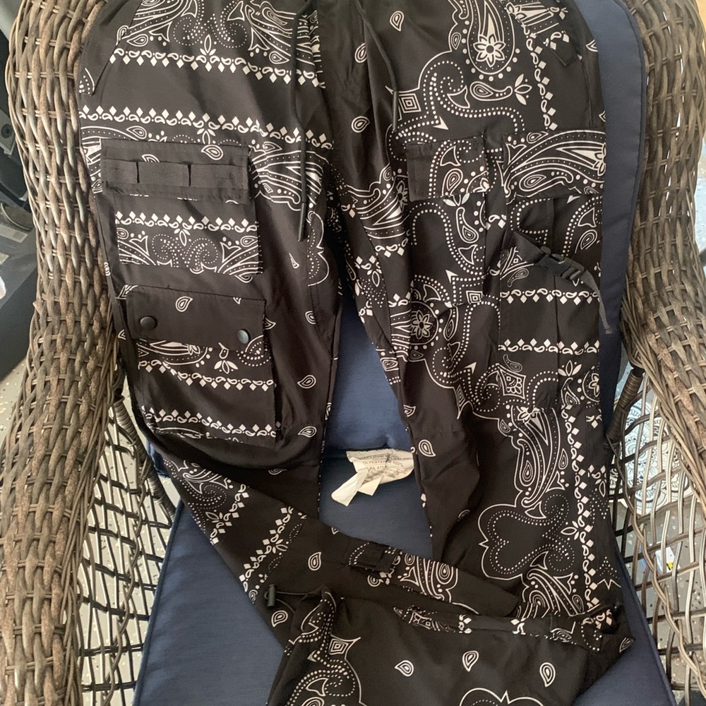 American Stitch. Bandana print. Black & white. Lots of cute pockets.